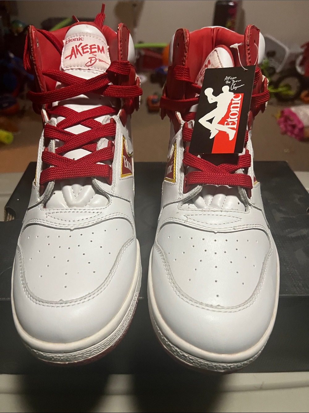 Mens basketball shoes from some of the top 50 - Picture 6 of 7